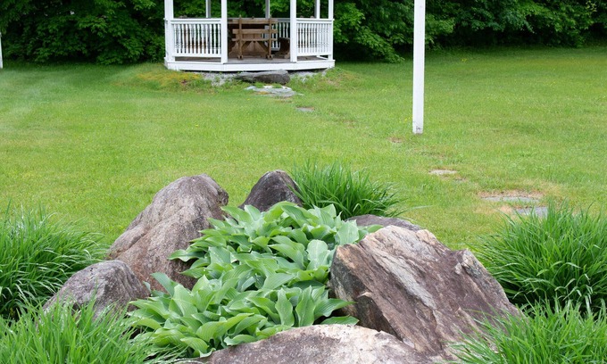 Warren Hotel | Inviting Stay at The Lodge at Lincoln Peak with Breakfast