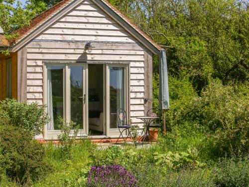 Hankerton House | Child-Friendly Stay at The Lodge at Mortons – 5 Star Rated