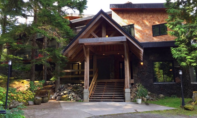 Terrace Cabin | Discover The Lodge at Skeena Landing - Rated 9.4/10!