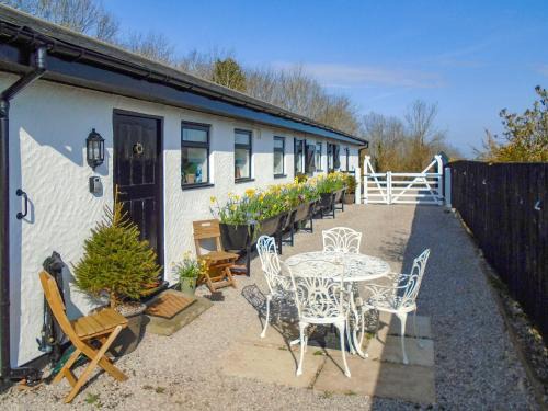 Gwaenysgor Near Prestatyn House | Pet-Friendly Haven at The Lodge - A 5-Star Retreat