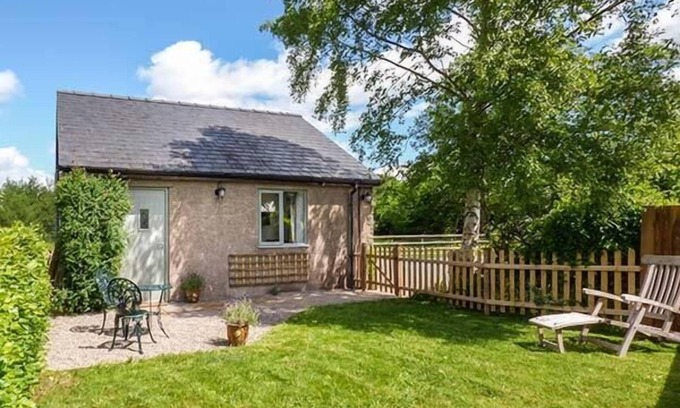 Abergavenny Cottage | Pet-Friendly Retreat at The Lodge in Pandy, South Wales