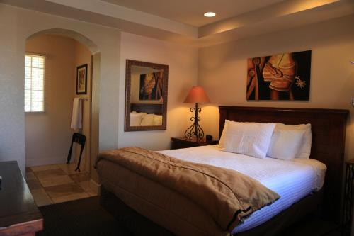 Williams Hotel | Top-Rated Family-Friendly Stay at The Lodge on Route 66
