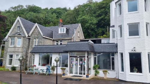Onich Hotel | Pet-Friendly Retreat at The Lodge On The Loch Onich