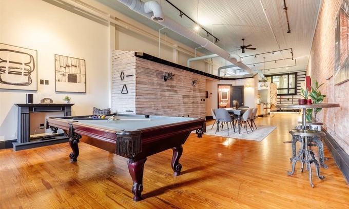 Anderson House | Exceptional Stay at The Loft 23 on Main St - Pet Friendly