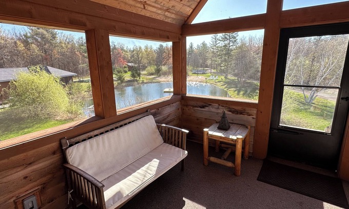 New Lisbon Cabin | Cozy Loft Retreat - 2BR Cabin Ideal for Families & Pets!