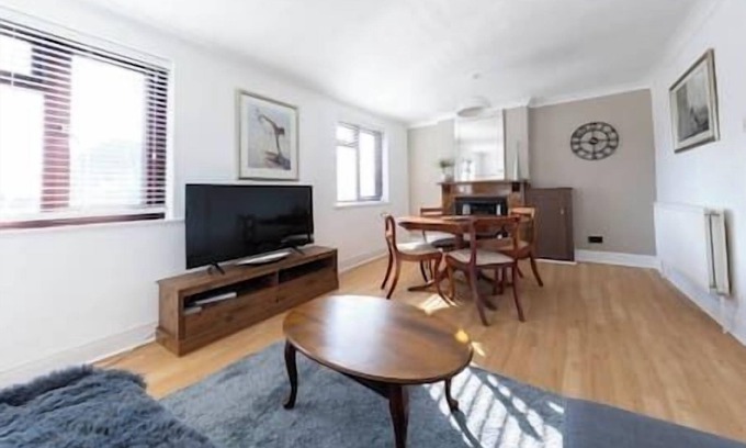 Shoreham-by-Sea Apartment | The Loft Apartment - Shoreham by the Sea