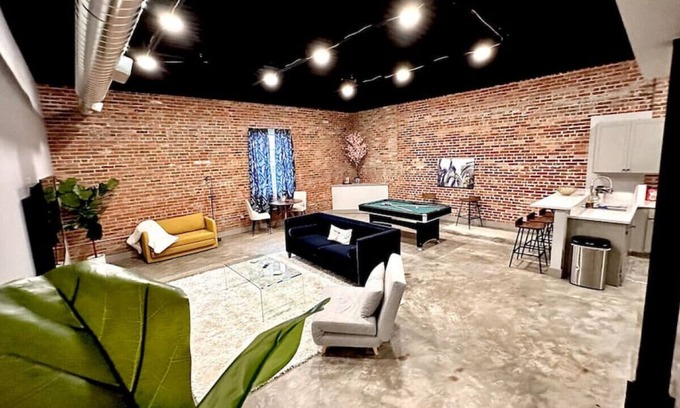 Gadsden Apartment | Experience The Loft At 612: Top-Rated Hotel in Gadsden