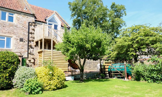 Newton St Loe Apartment | Relax at The Loft at Lucott House with Garden in Bath
