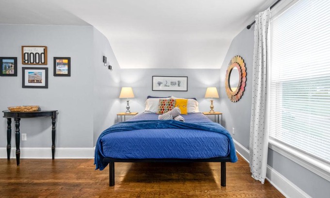 Clarksville House | Top-Rated Loft at Madison Terrace with Breakfast Included