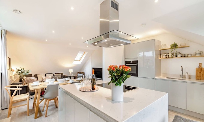 York Cottage | The Loft at St John's