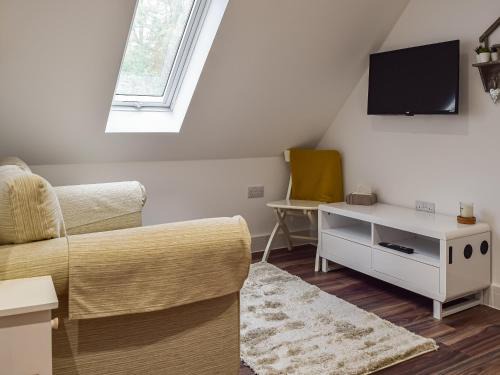 Flecknoe House | Welcoming The Loft At Tall Trees - Perfect for Families & Pets