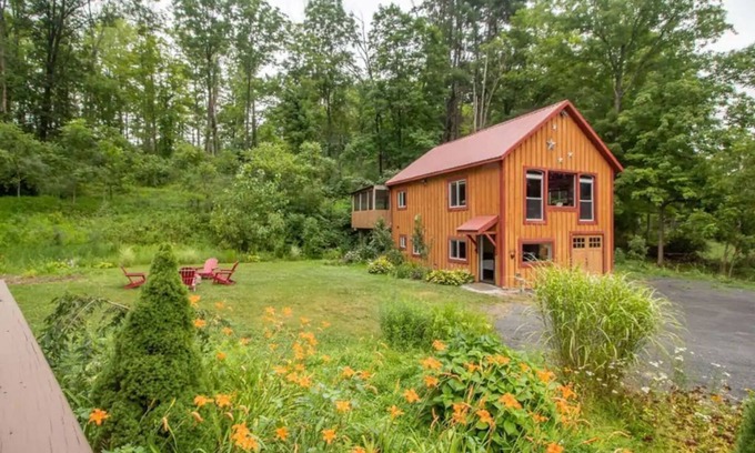 High Falls House | Discover The Loft At The Inn At High Falls - Pet Friendly Retreat
