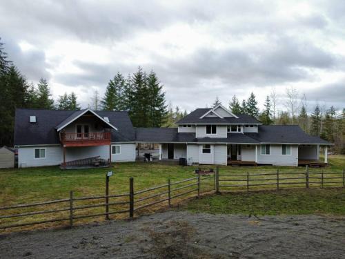 McKenna House | Guest Rated 10/10 at The Loft At Nisqually Highland Ranch