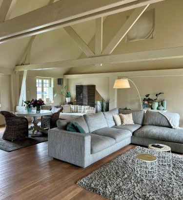 Melsele House | Discover The Loft: 4-Star Hotel with Pet-Friendly Amenities