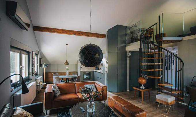 Samobor Apartment | Hill View Modern Apartment: Pet-Friendly Retreat with Hot Tub