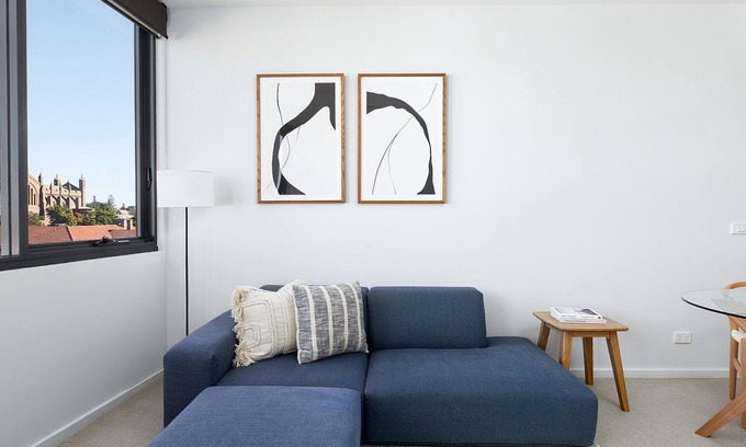 Newcastle Apartment | Cozy Retreat at The Loft - Newcastle CBD Apartment