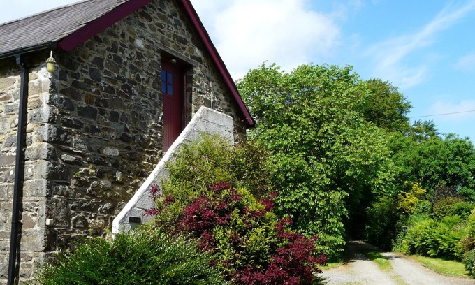 Pontfaen Cottage | Romantic Retreat at The Loft with Garden in Fishguard