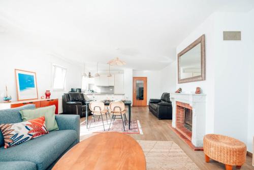 Bridel Apartment | Spacious 1-Bedroom Penthouse in Bridel with Kitchen