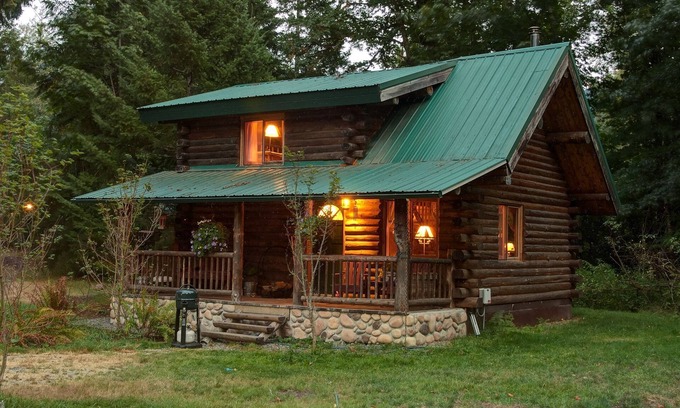 Packwood Cabin | Explore The Log Cabin on 8 Acres: Pet Friendly Retreat