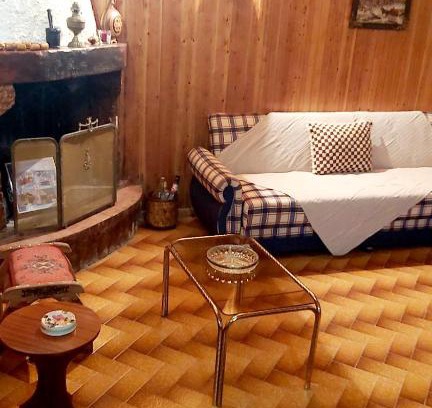 Melissourgoi House | Comfortable Log House in the Village - Pet and Child Friendly