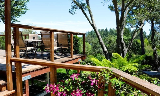 Sebastopol Villa | Relax at The Lone Palm - Wine Country Retreat with Spa