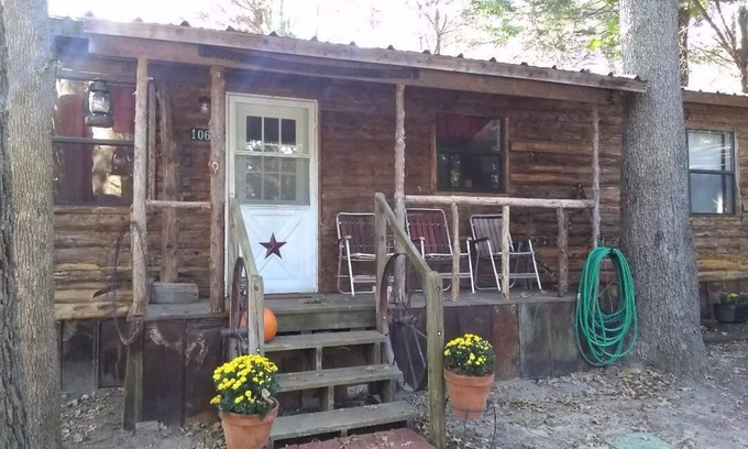 Canton Cabin | Discover Lone Star Cabin: Minutes to First Monday Trade Days