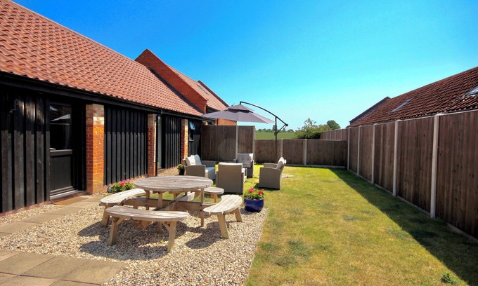 North Walsham House | Relaxing Retreat at The Long Barn, Brick Kiln Barns