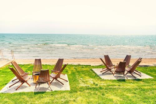 Wainfleet Apartment | Beachfront Cottages & Townhouse Suites at The Long Beach Resort