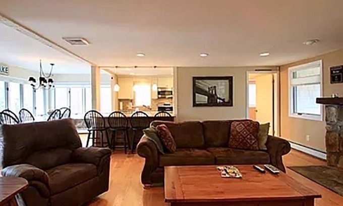 New Milford House | Unforgettable Views at The Long View of Candlewood Lake