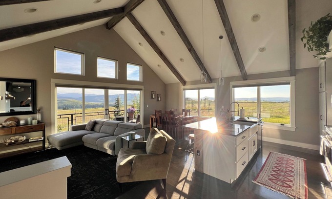 Bozeman Apartment | Escape to The Lookout: 43 Acres with Mountain Views