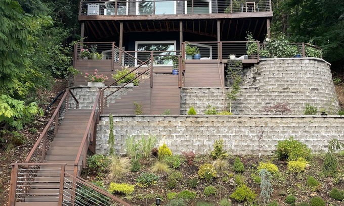 Olympia House | Experience The Lookout at Summit Lake: Pet-Friendly Retreat