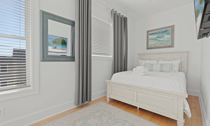 Charleston House | Unwind at The Lookout: Hot Tub & Heated Pool with Views