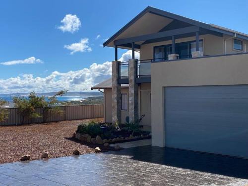 Kalbarri House | Experience The Lookout Kalbarri with Breathtaking Views