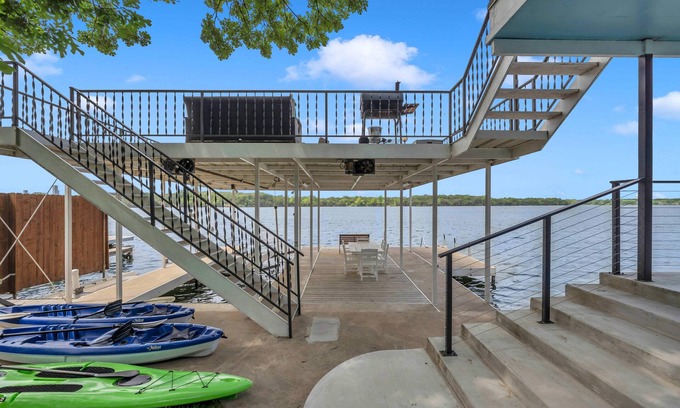 Marble Falls House | Idyllic Lookout: Lakefront Retreat with Scenic Views
