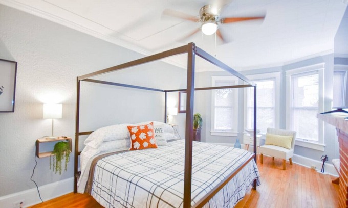 Martinsburg Apartment | The Los Angeles Dream