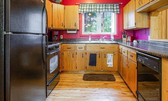 Clam Lake House | Discover The Lost Bear Lodge near Chippewa River