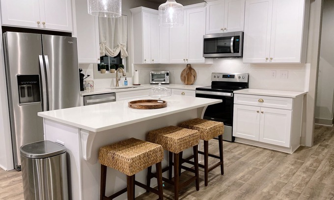 Auburn Cottage | Discover the Loveliest Cottage on the Plains with Spa & Hot Tub