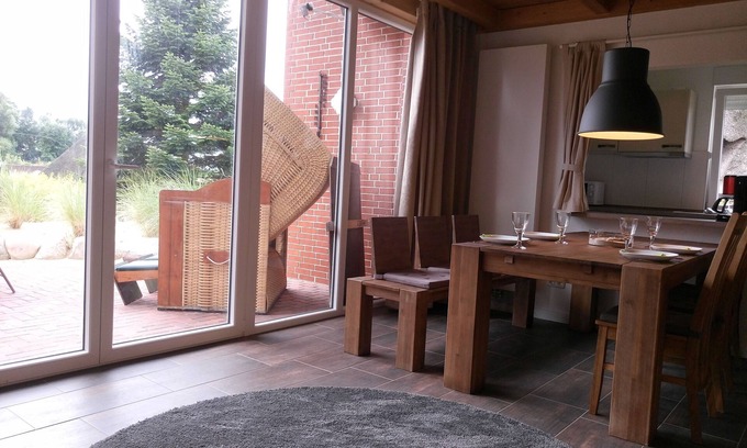 Busumer Deichhausen House | The lovingly furnished "Dünenhus", close to the beach. Vacation like at home.