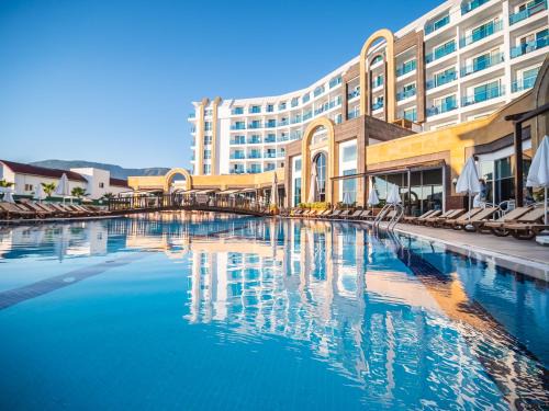 Kargicak Hotel | Discover The Lumos Deluxe Resort Hotel & Spa - Beachfront Escape