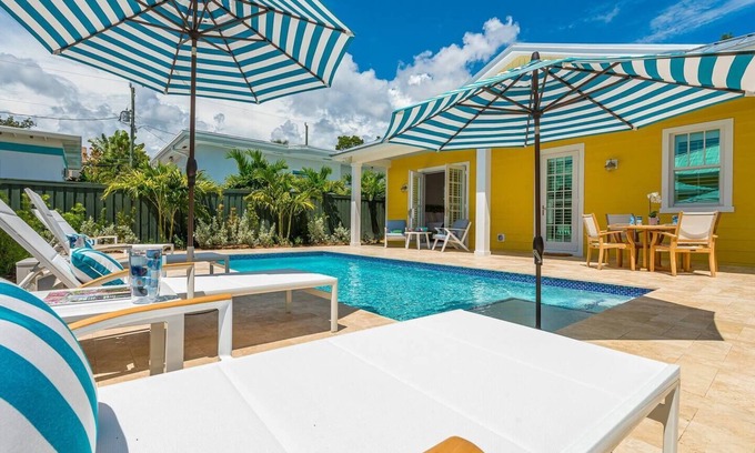 Grandview Heights House | Premier Sunshine Villa with Private Pool and Spa Amenities