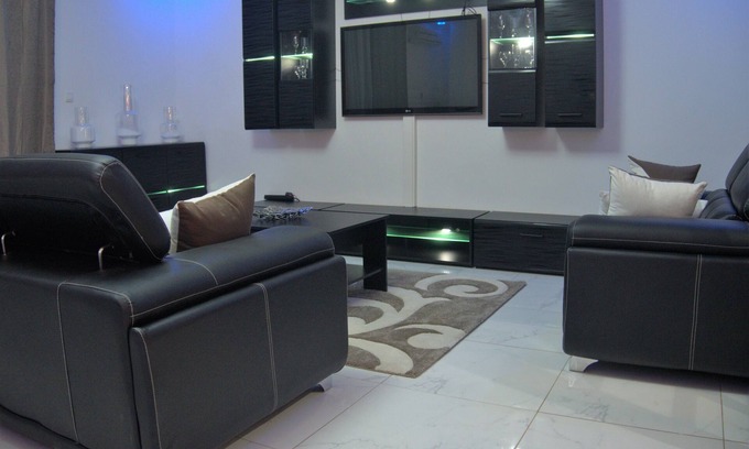 Dakar Apartment | Elegant Dondou Suite: Pet-Friendly & Family-Ready Stay