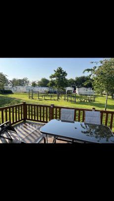 Tattershall Cabin | Relaxing Getaway: 6-Sleeper at Kingfisher Court with Ocean View