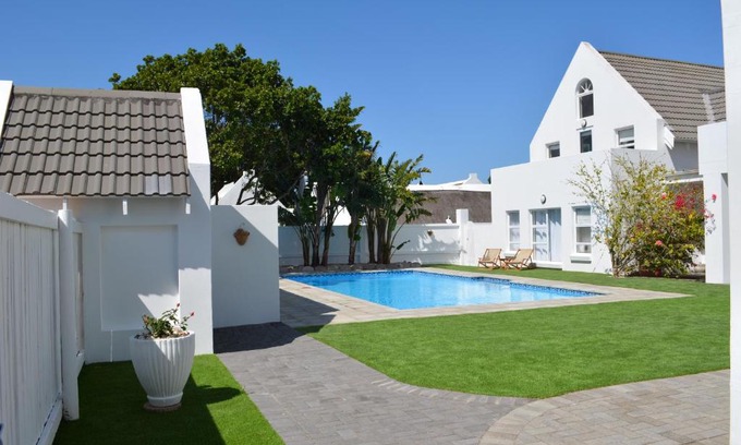 Saint Francis Bay House | Relax at The Lyme House with Ocean View & Pool Access