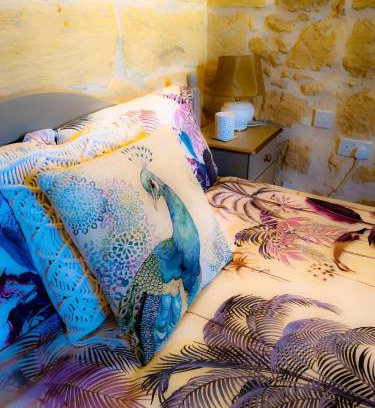 Nadur Bed & Breakfast | Oceanfront Retreat at The LYNDEE HOUSE - Guest Rated 9.9