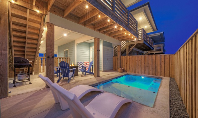 Port Aransas House | The Madison | Pool, Mustang Island Beaches & Port A Fun Nearby