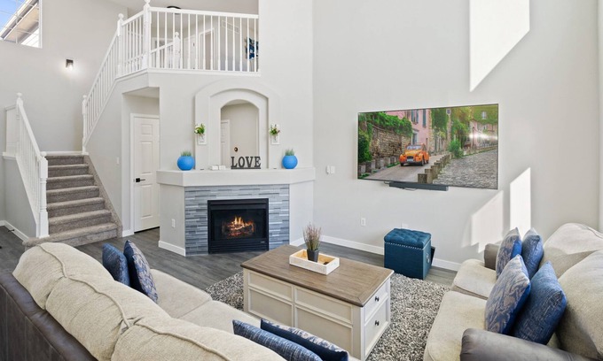 Evans House | The Magnolia at Tuscany, Spacious and deluxe