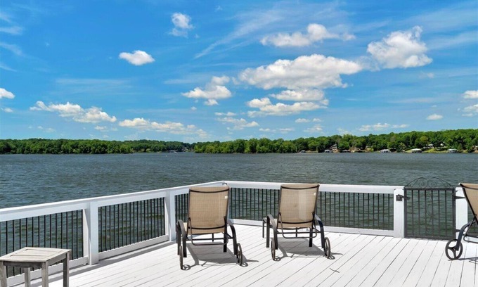 Morristown House | Experience Lakefront Luxury at The Magnolia Villa