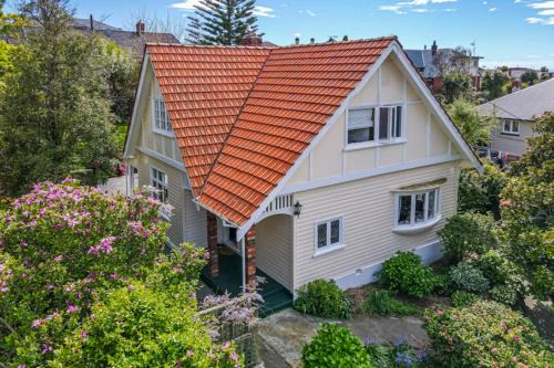 Timaru Bed & Breakfast | Discover The Magnolia Villa CBD: Oceanfront Retreat Awaits