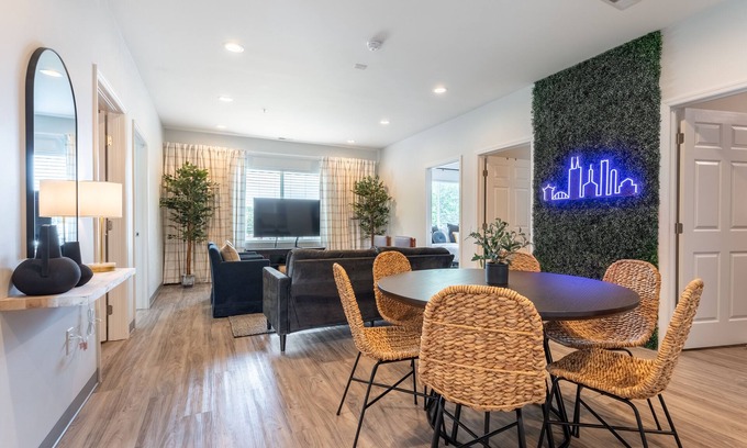 Maxwell Condo | Chic Boho Retreat in East Nashville with Breakfast & Kitchen
