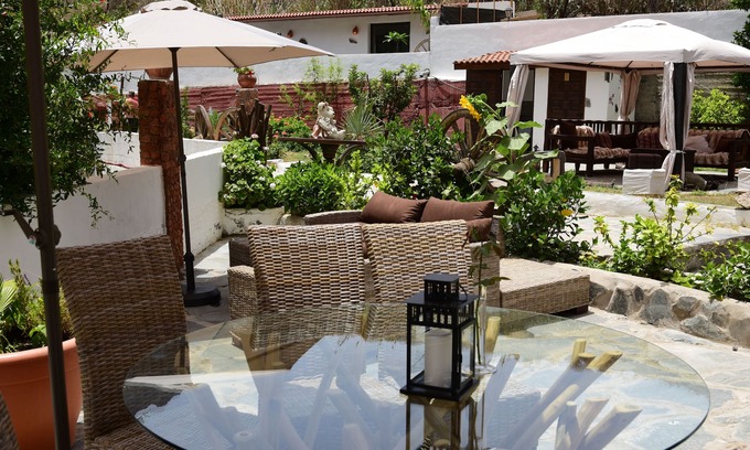 San Bartolome de Tirajana House | Explore the Historic Finca of Las Tenerias with Ocean Views
